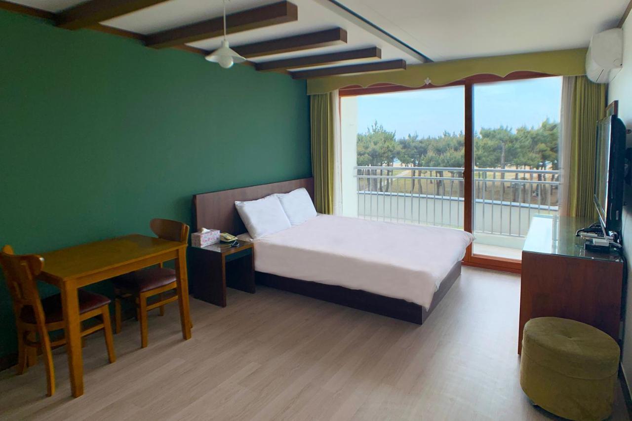 Beachvill Condotel Yangyang Esterno foto